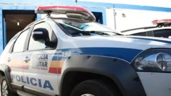 Homem é preso após agredir namorada e resistir à prisão