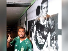 Amoroso faz único gol de calcanhar do dérbi, mas Careca estraga a festa do Guarani