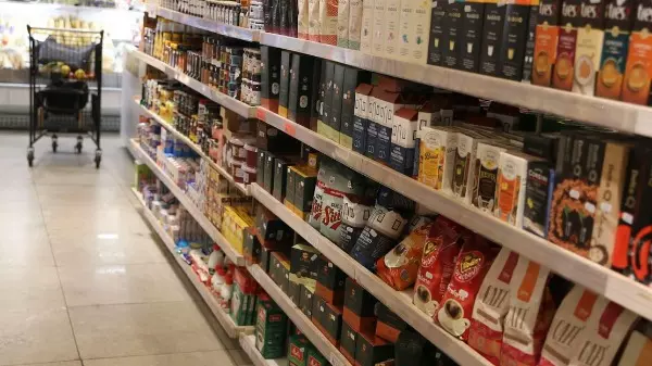 Rótulos de alimentos tem novas regras; veja o que muda