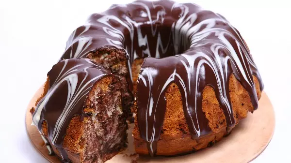 Aprenda a fazer um delicioso bolo de cenoura no liquidificador