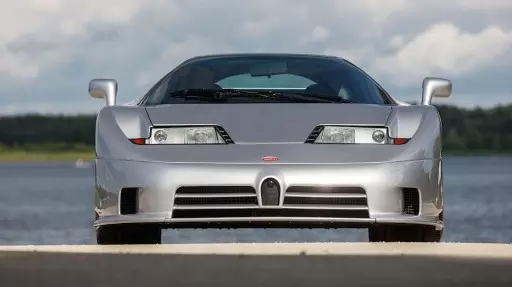 Bugatti EB 110 se destacava entre os modelos superesportivos