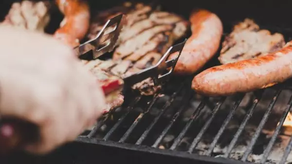 Churrasco bomba na pandemia e cresce busca por carnes