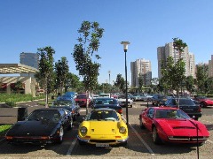 Clube do V8 promove encontro de antigos no Shopping Galleria