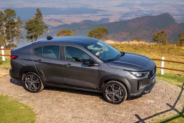 Fastback é o modelo mais elegante já produzido pela Fiat