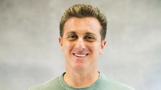 Luciano Huck muda de assunto quando Gilberto Gil cita Ditadura Militar