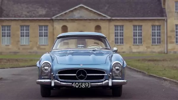 Belíssimo Mercedes SL 300 Roadster de Fangio vai a leilão