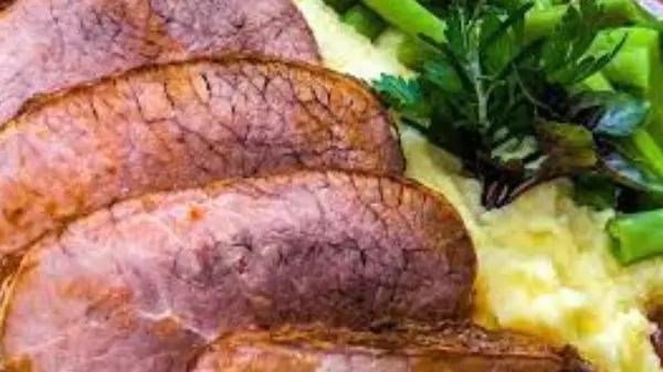 Lagarto com batata rústica: confira a receita