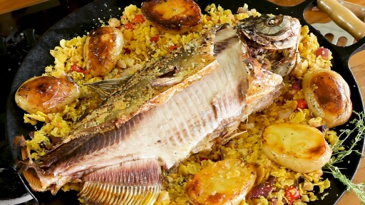 Pacu Recheado com Farofa