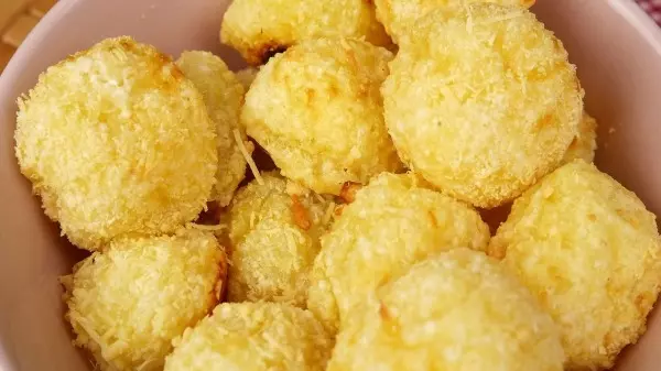 Pão de queijo vegano: aprenda a preparar a entrada