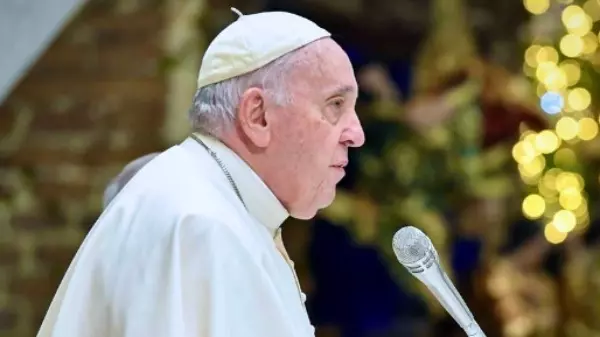 Papa Francisco diz que ser homossexual não é crime, mas segue como pecado