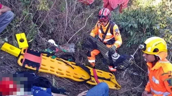 Piloto de paraglider cai em serra de Poços de Caldas