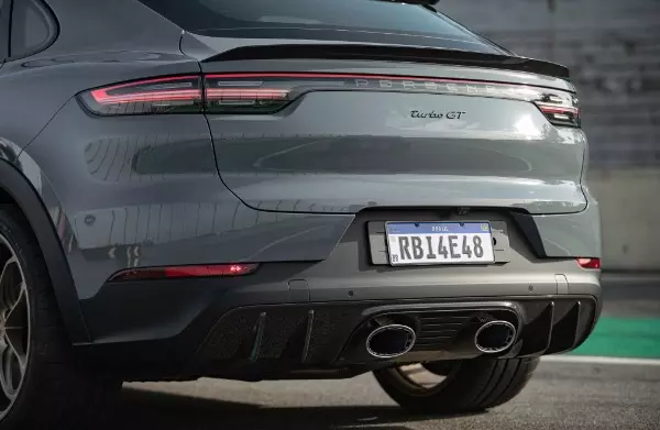 Novo Cayenne Turbo GT chega 300 km/h e custa R$1.325.000,00