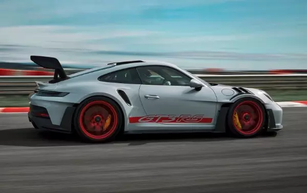 Porsche GT3 RS já está á venda no Brasil por quase 2 milhões