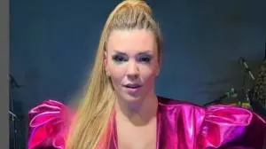 Simony relata etapa final de tratamento contra o câncer