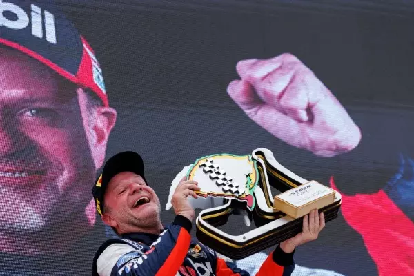 Rubinho Barrichello comemora 10 anos na Stock Car Brasil