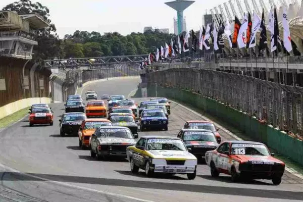 Três lendas da Stock Car vão disputar uma corrida inédita