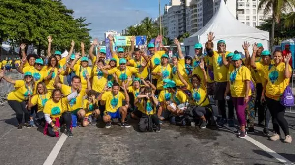 Com sol e muita animação, caminhada Vamos Passear faz a festa no Rio